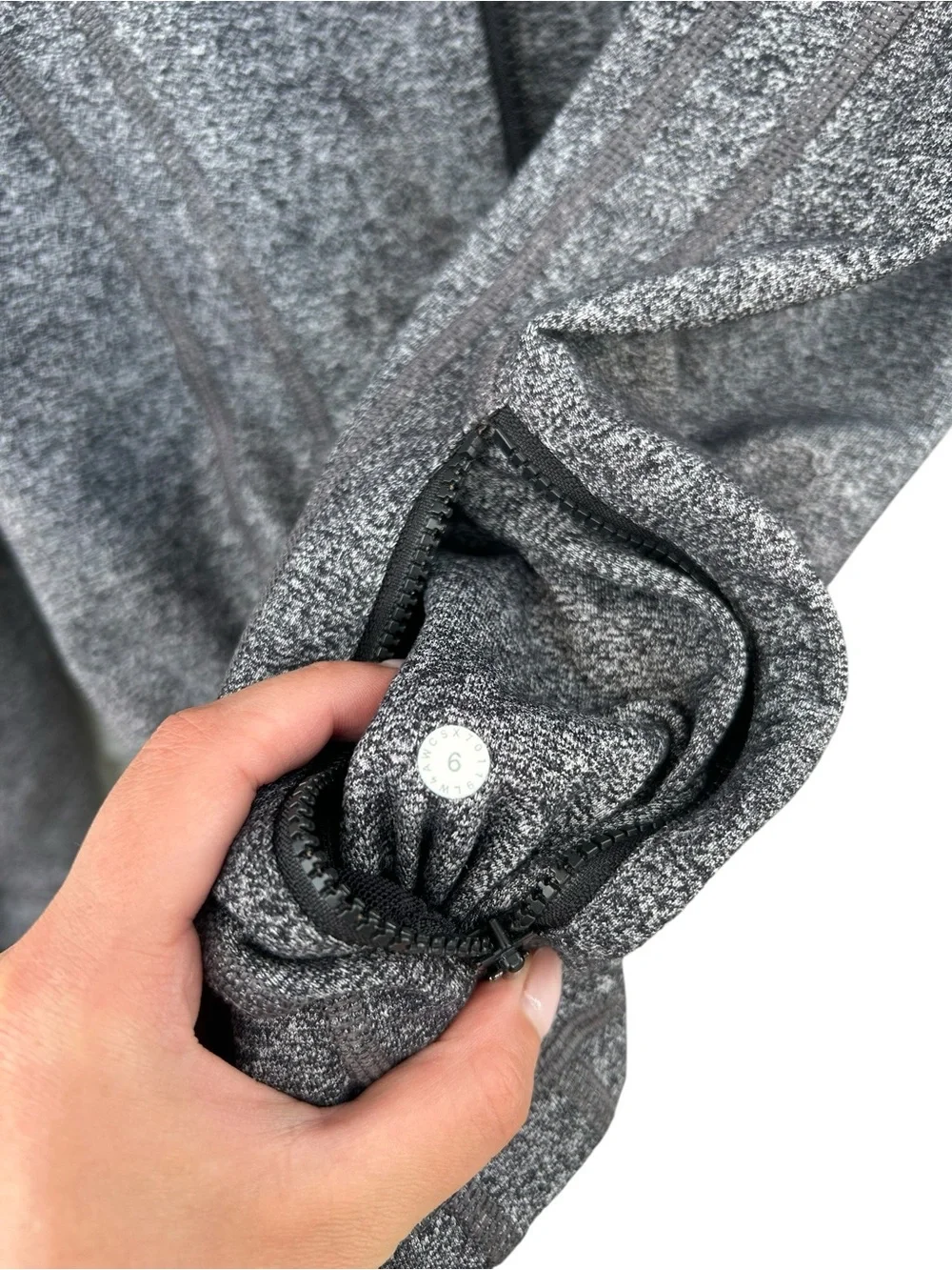 Lululemon Define Zip-Up Active Jacket - Heathered Grey - Size 6 - Luon - Yoga